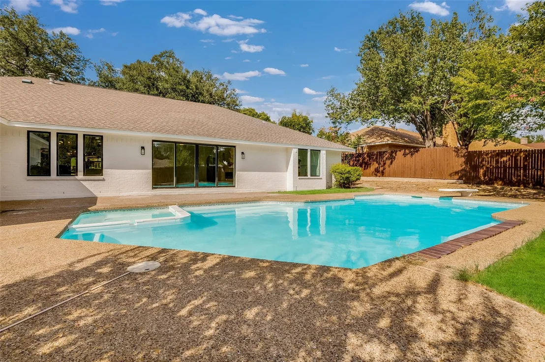 Photo of 338 Mantlebrook Drive