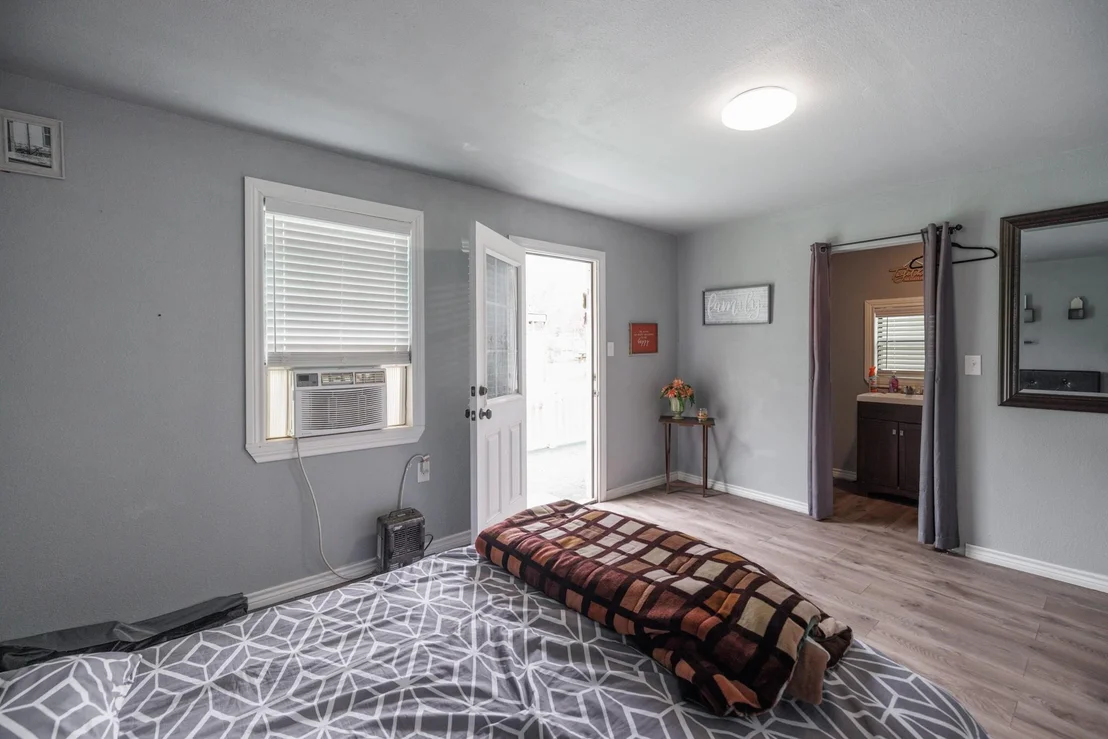 Photo of 308 W 5th Street