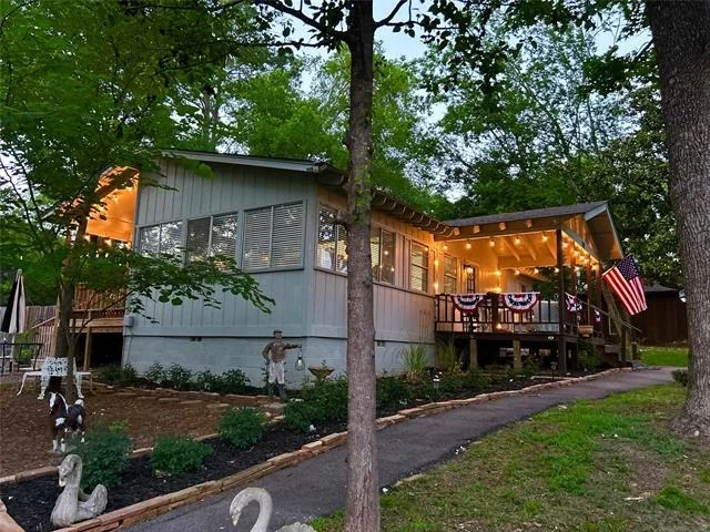 Photo of 1513 W Tanglewood Drive