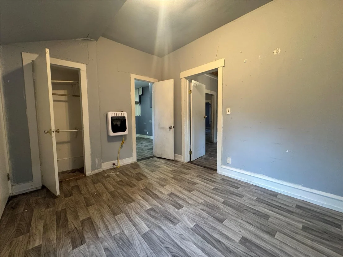 Photo of 2721 Homan Avenue