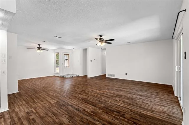 Photo of 629 Bur Oak Drive