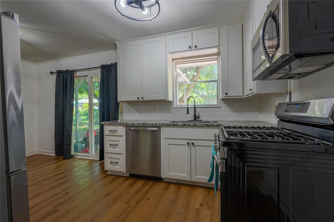 Photo of 807 N Lacy Drive