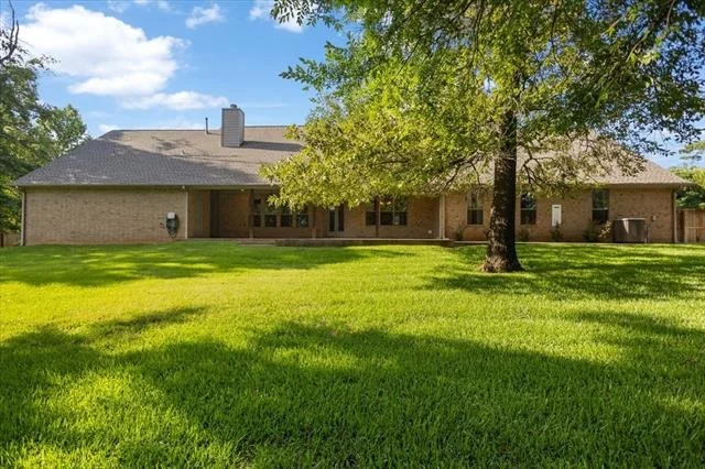 Photo of 11831 Smallwood Drive
