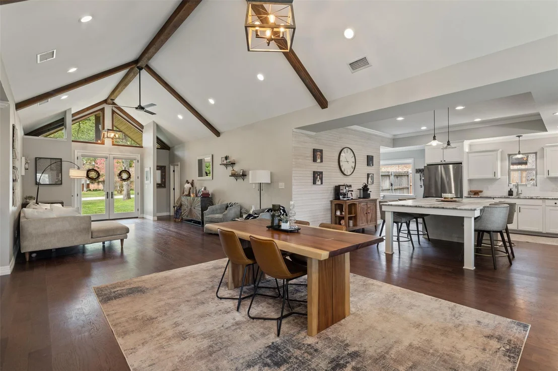 Photo of 237 E Hideaway Lane