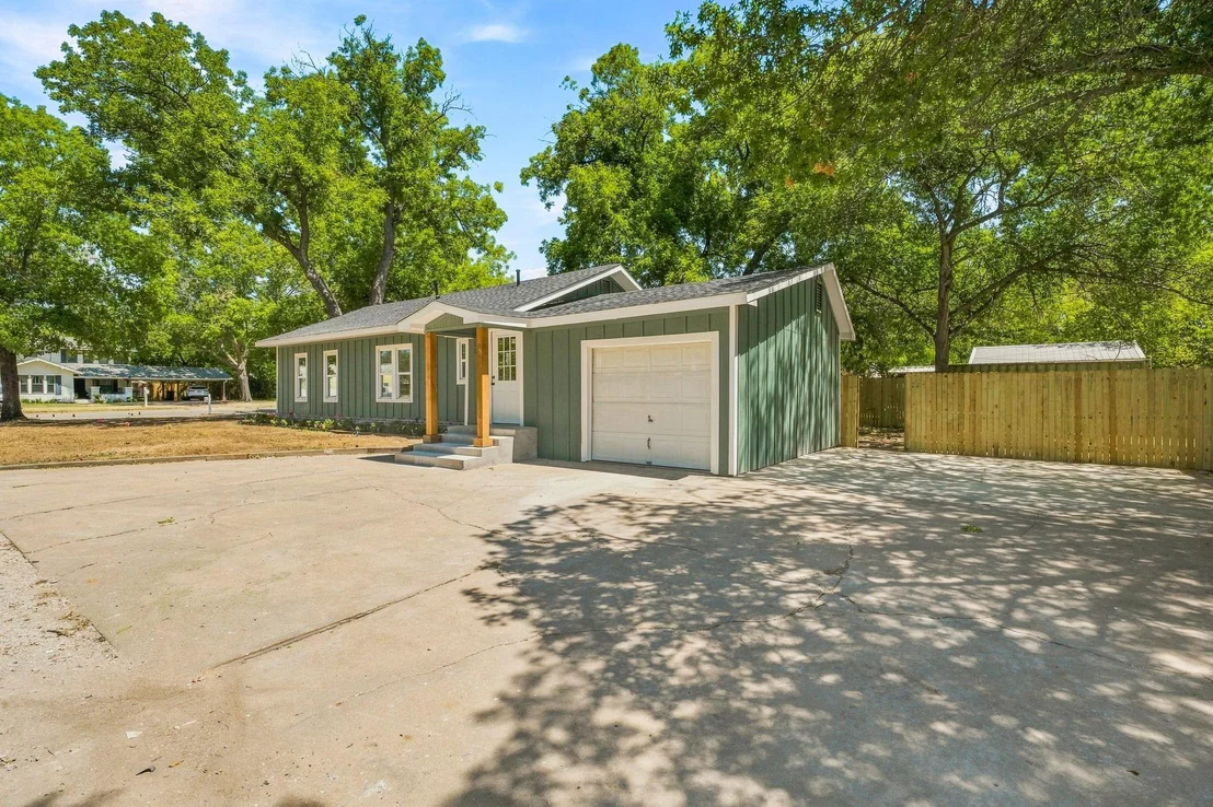 Photo of 910 3rd Street