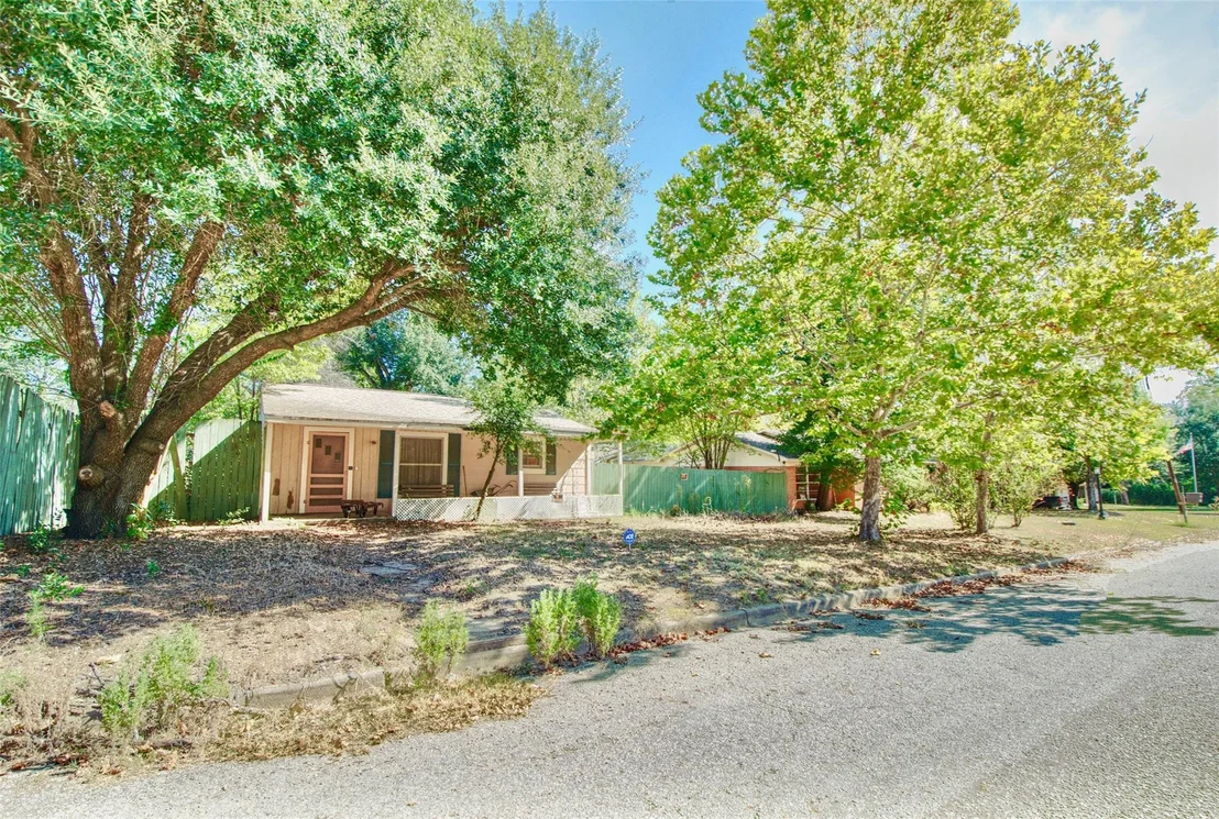 Photo of 819 Pecan Street