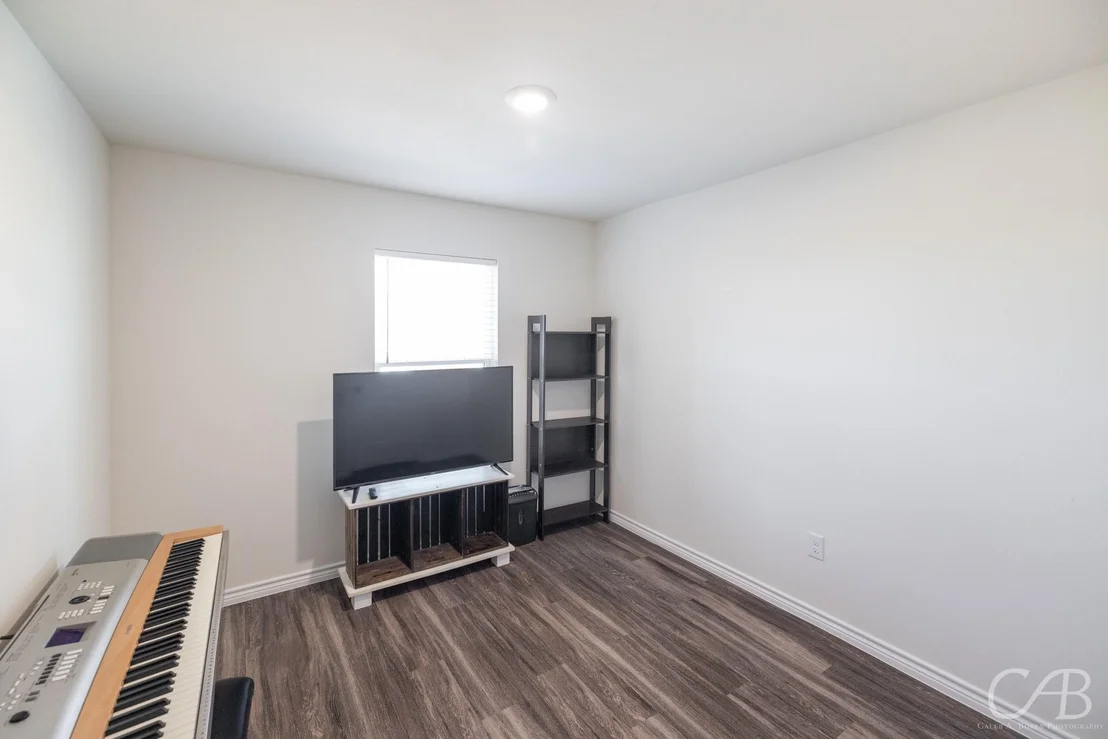 Photo of 7910 Vineyard Drive