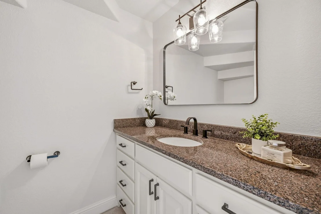 Photo of 2414 Vineyard Drive
