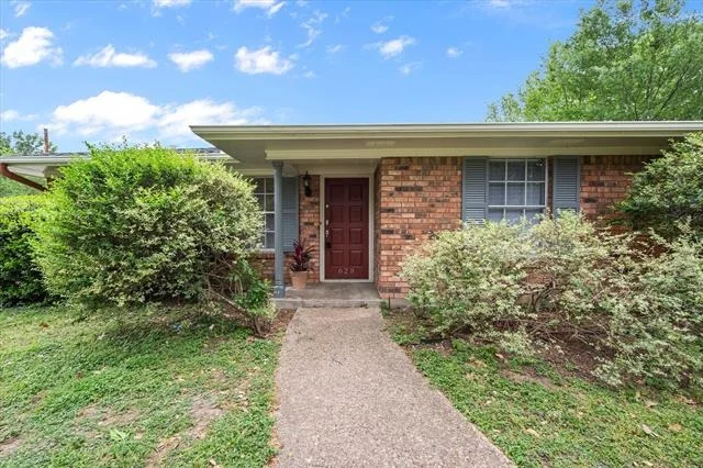 Photo of 628 Madison Drive