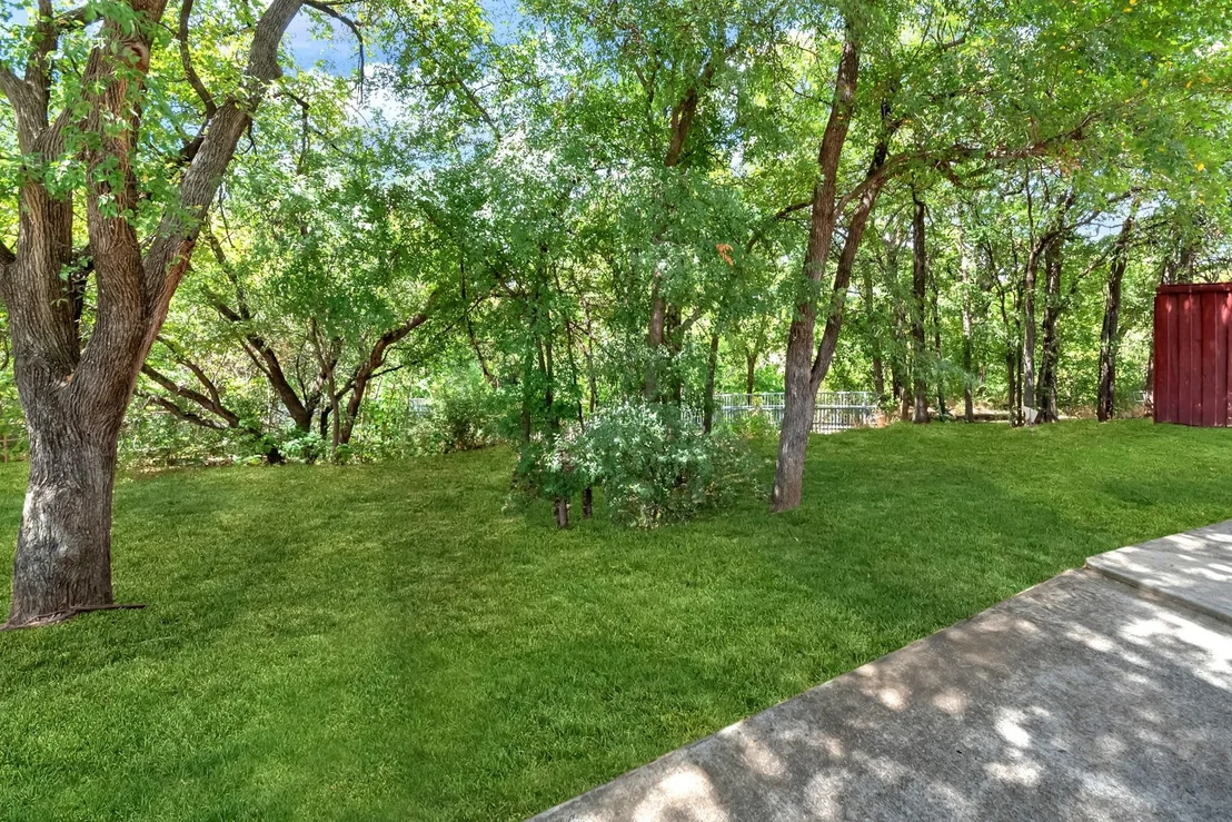 Photo of 18 Red Bluff Court