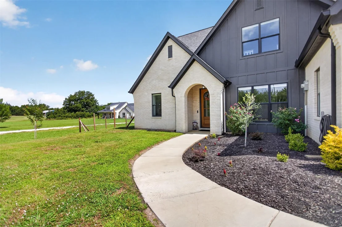 Photo of 4640 County Road 1040