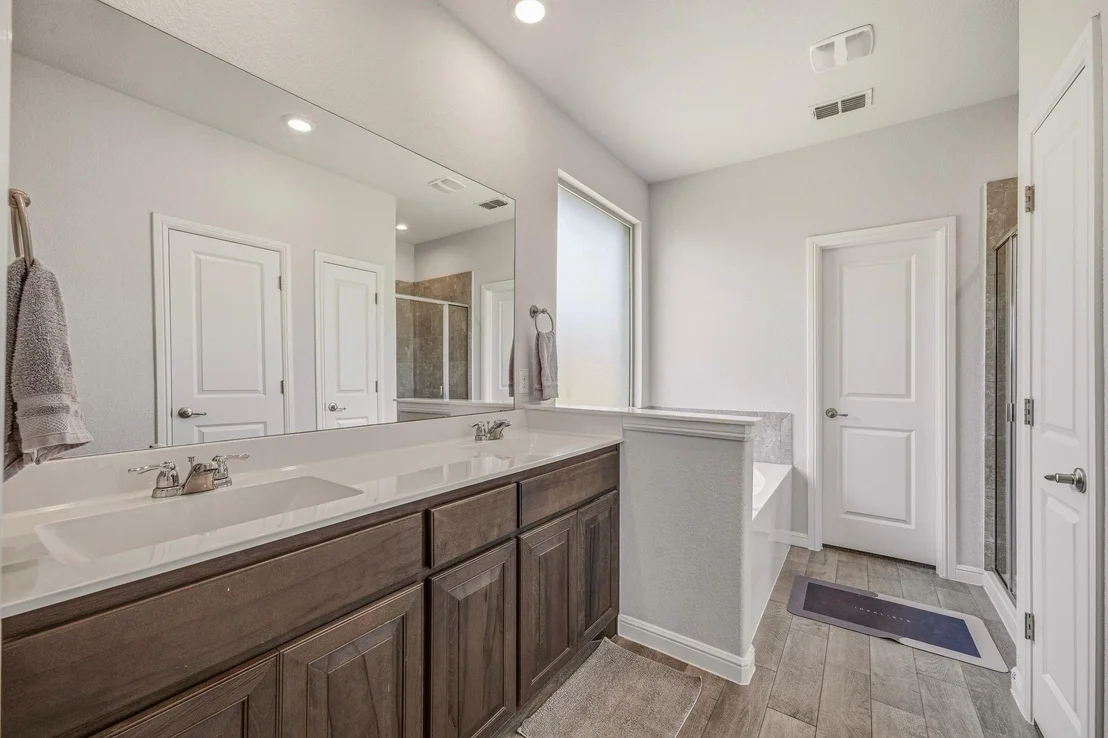 Photo of 1106 Burlingame Drive