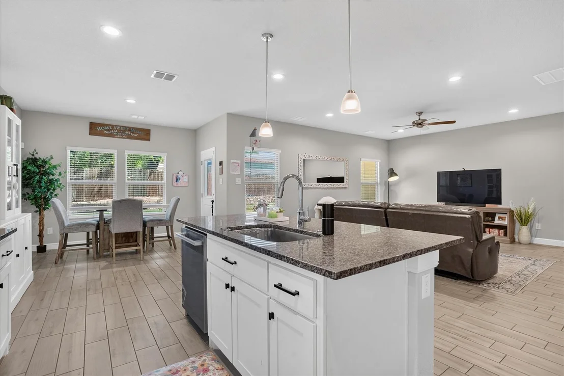 Photo of 1425 Bennett Drive