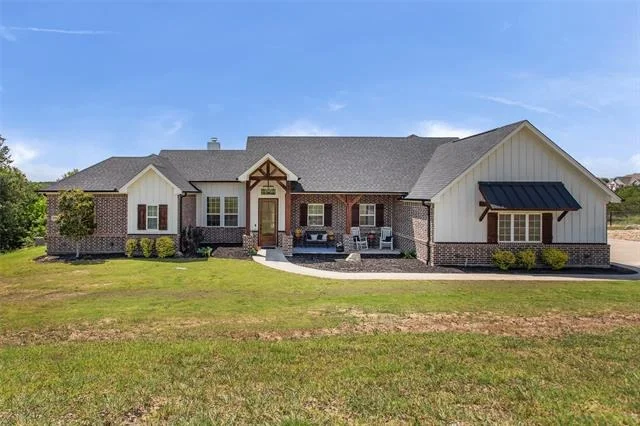 Photo of 1064 Eagles Bluff Drive
