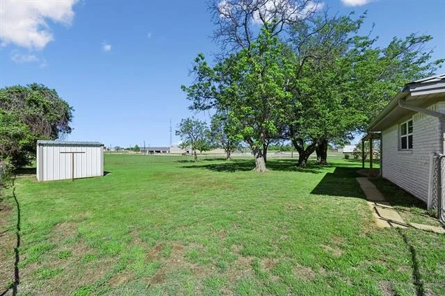 Photo of 913 N Main Street