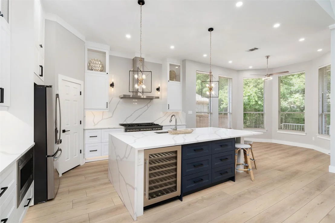 Photo of 905 Rolling Meadows Court