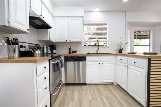 Photo of 1120 S Timberline Drive