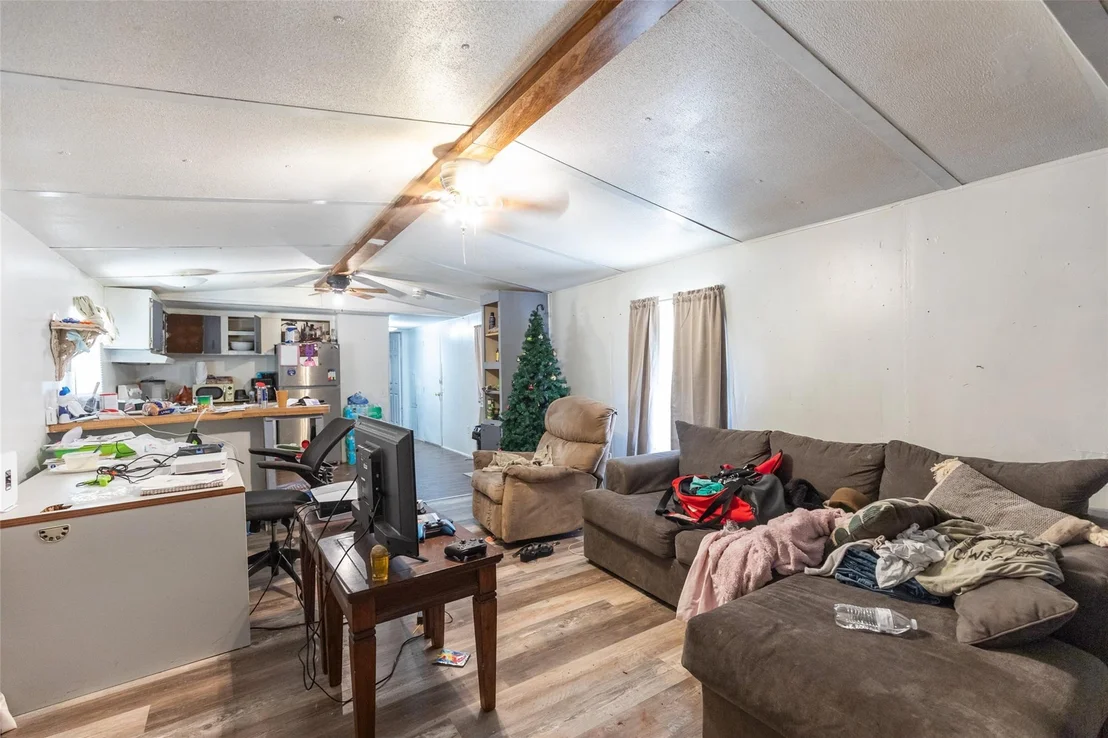 Photo of 1186 Private Road 2431