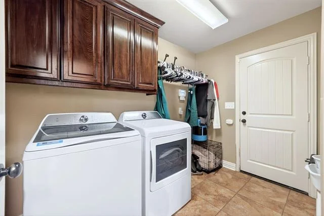 Photo of 220 Ebony Place