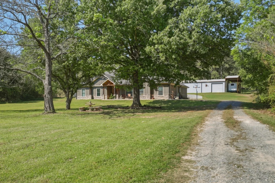 Photo of 847 Calloway Road