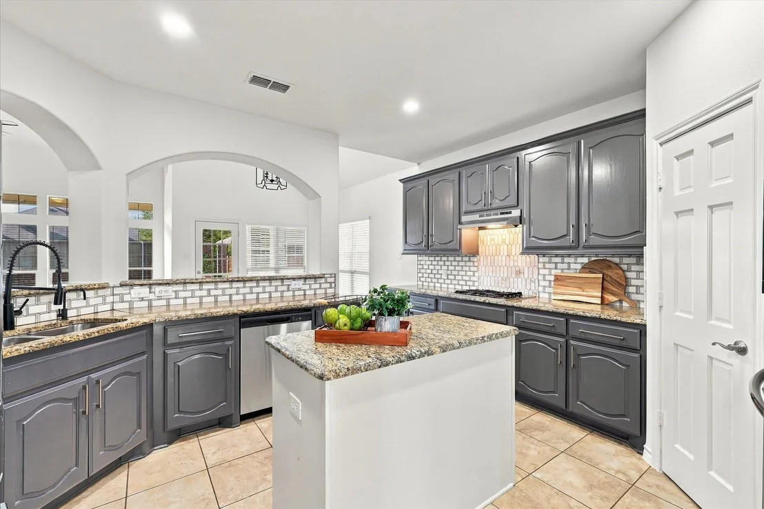 Photo of 1329 Bateman Lane