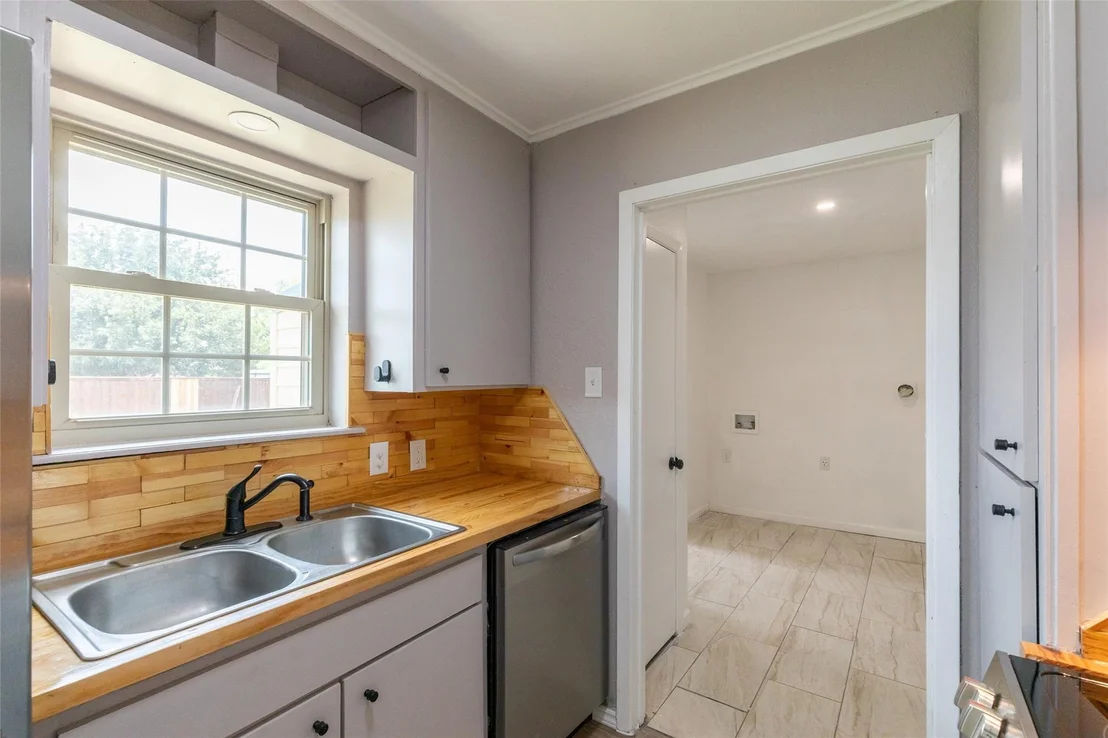 Photo of 320 S 12th Street
