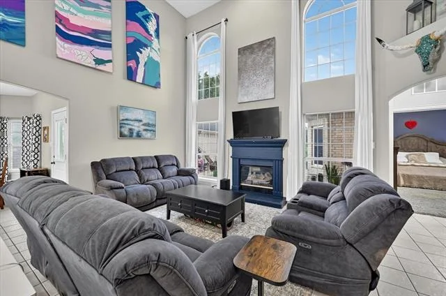 Photo of 851 Bridle Path