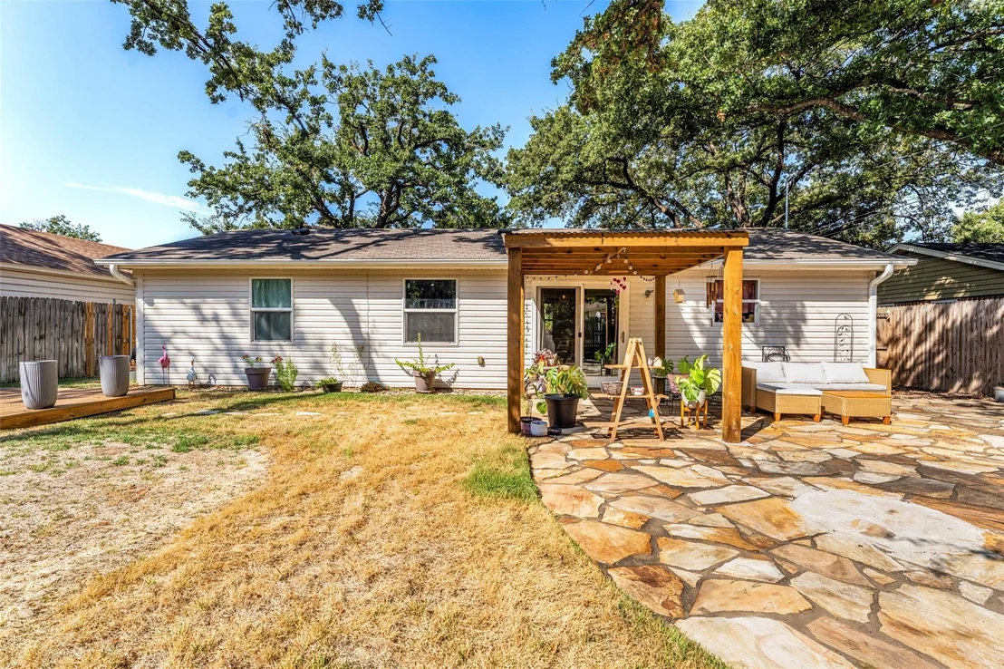 Photo of 805 Clover Park Drive