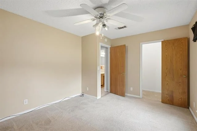 Photo of 116 Greentree Cir