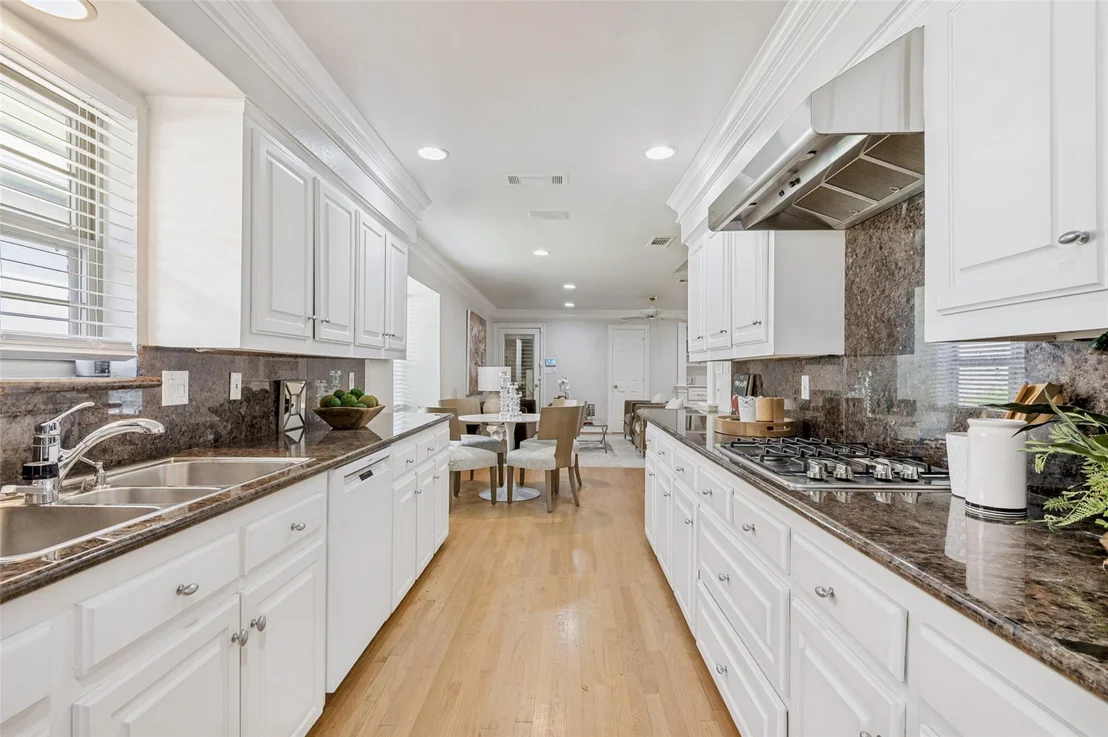 Photo of 5322 W Mockingbird Lane