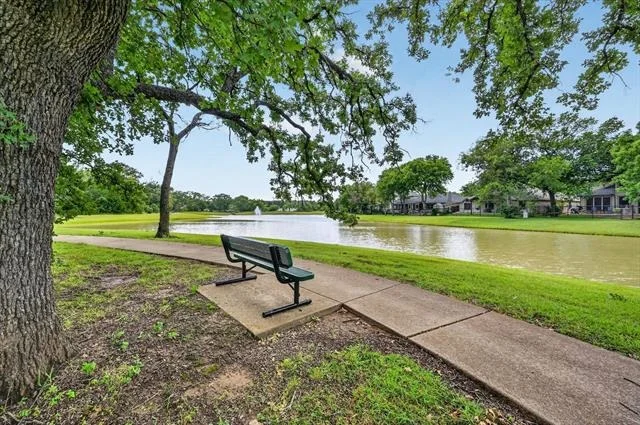 Photo of 2633 Lakeside Drive