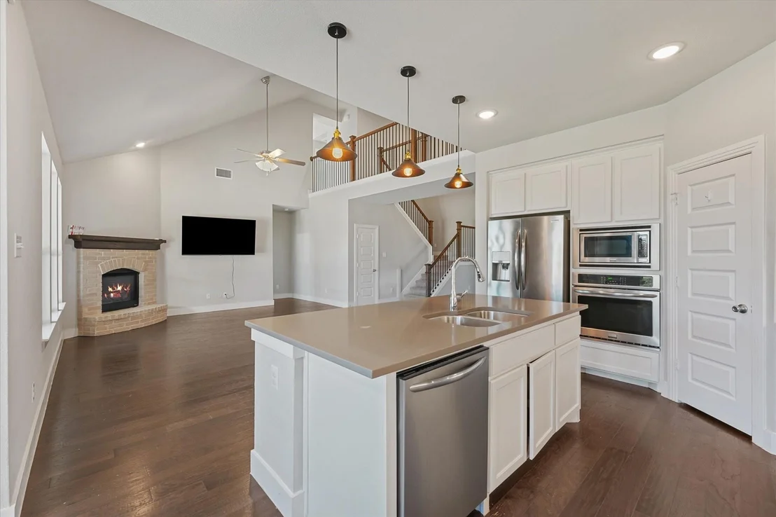 Photo of 2044 Longbridge Road