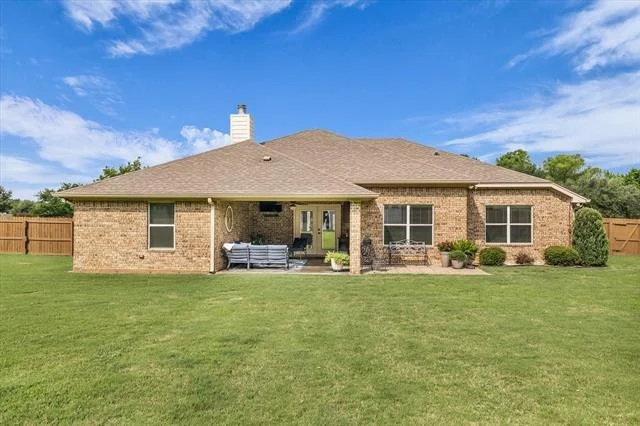 Photo of 910 Springdale Lane