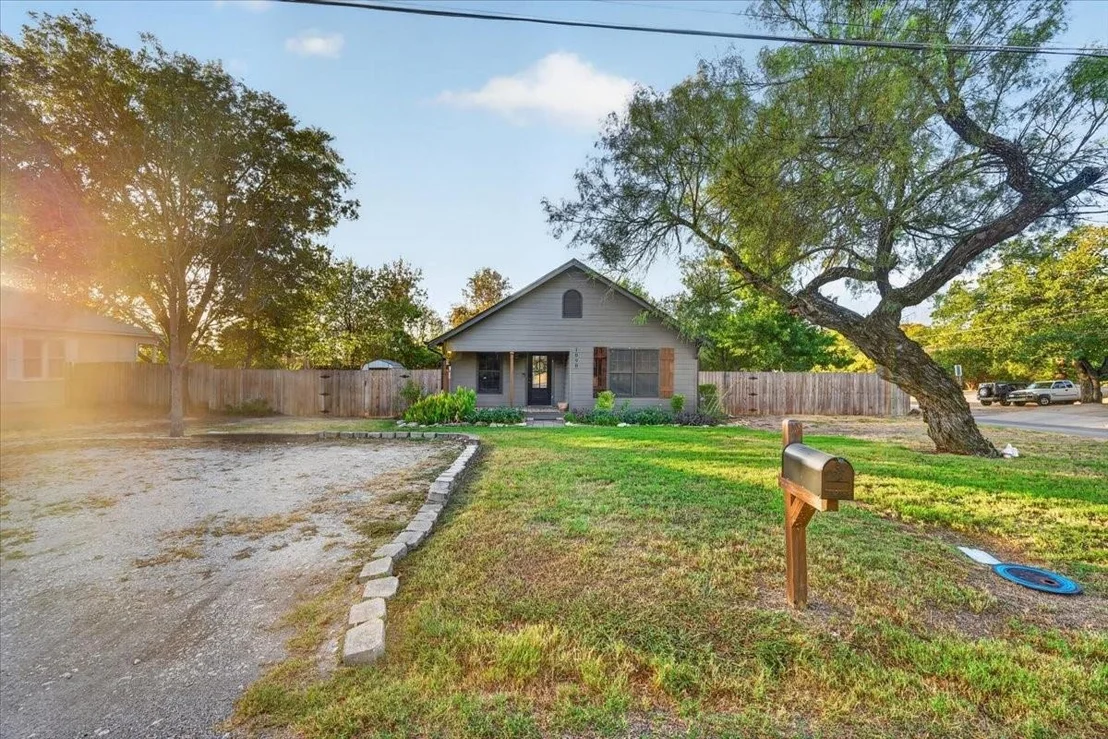 Photo of 1090 Counts Street