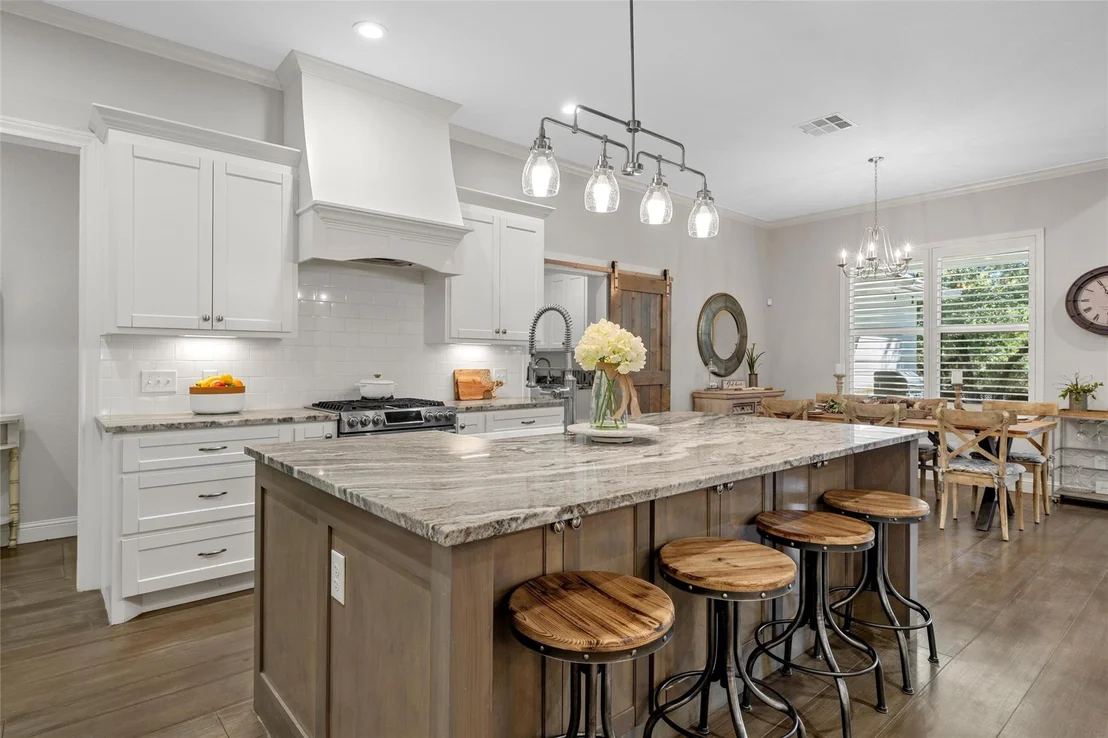 Photo of 320 Kandus Cove