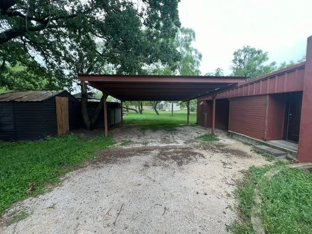 Photo of 817 Tanglewood Drive
