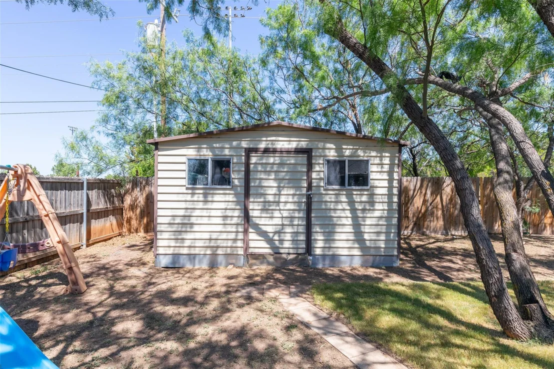 Photo of 1009 Parsons Road