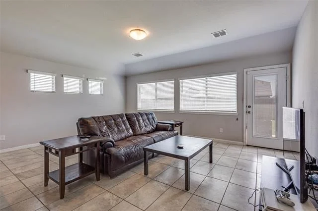 Photo of 1404 Rosebush Road