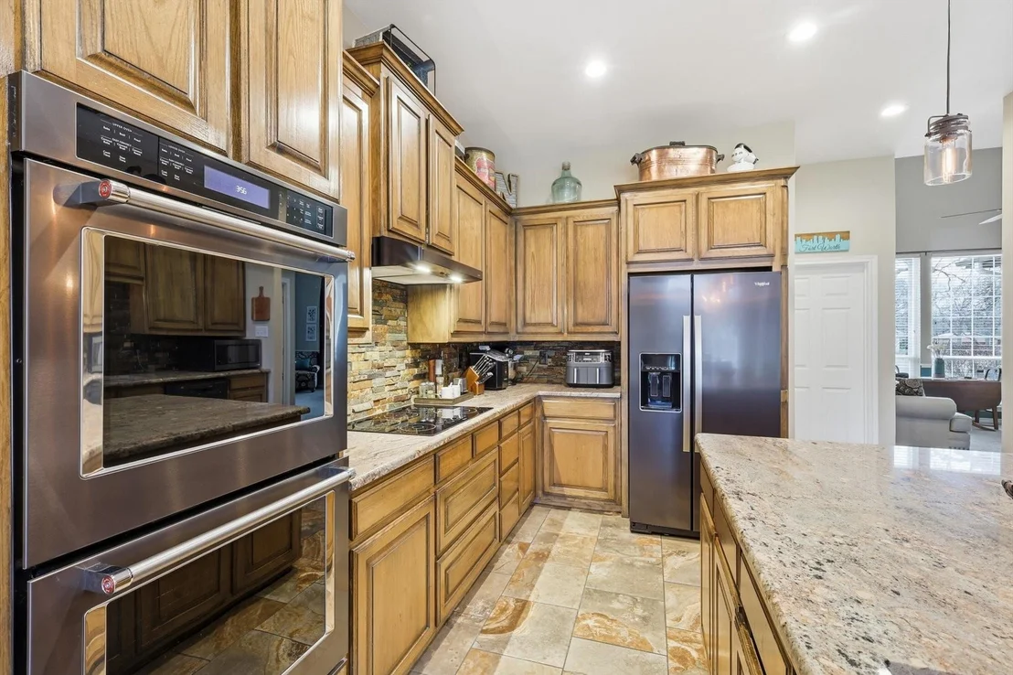 Photo of 312 Lakeside Oaks Circle