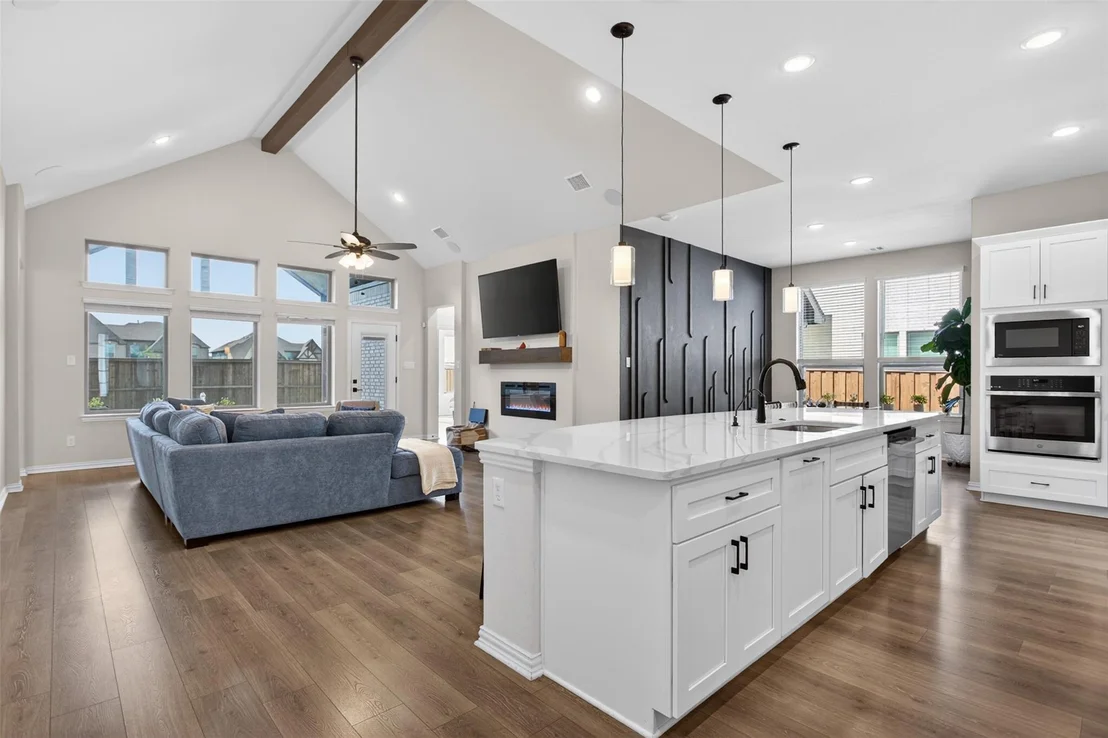 Photo of 1121 Alaska Drive