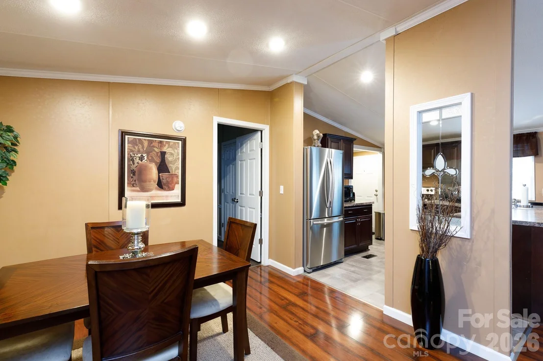 Photo of 652 Sutton Spring Road