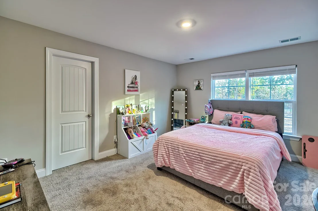 Photo of 4922 Bethune Road