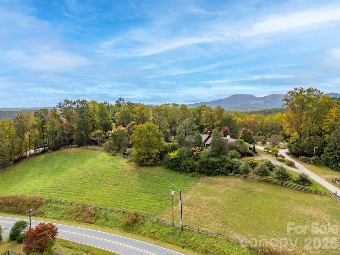 Photo of 936 Golden Road