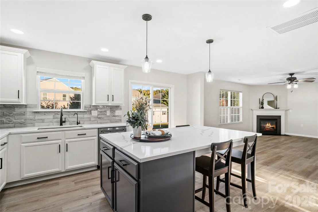 Photo of 407 Lind Point Lane