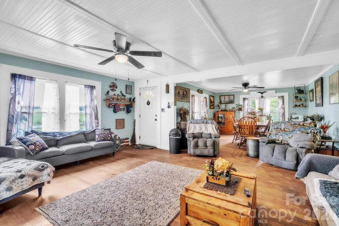 Photo of 140 Painter Road