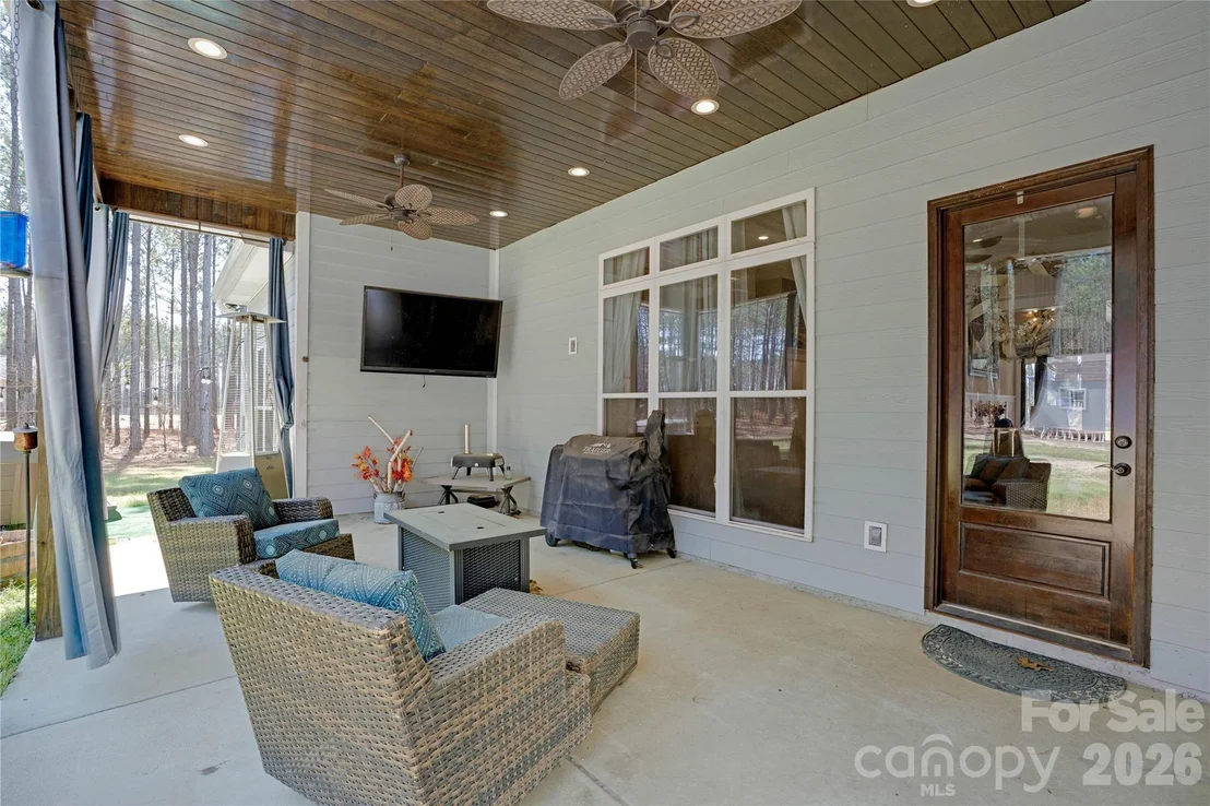 Photo of 2138 Lockhart Road