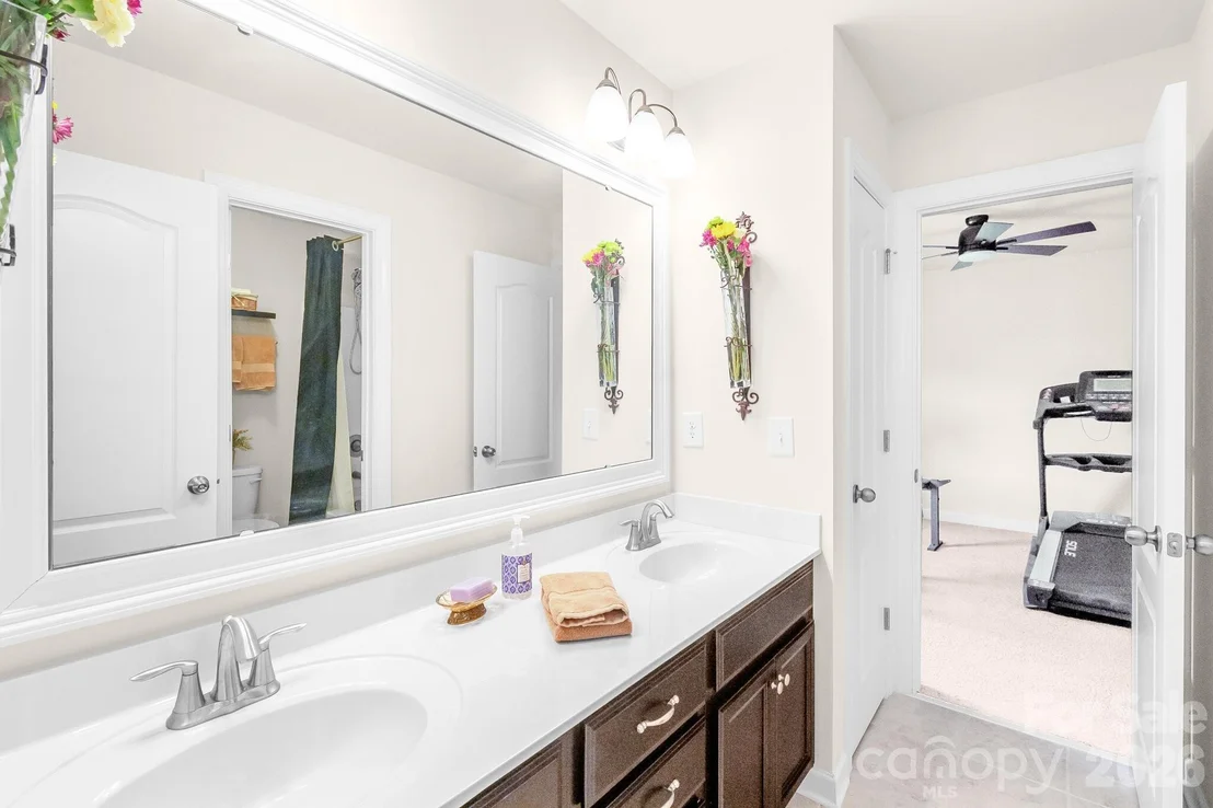 Photo of 2083 Topaz Plaza
