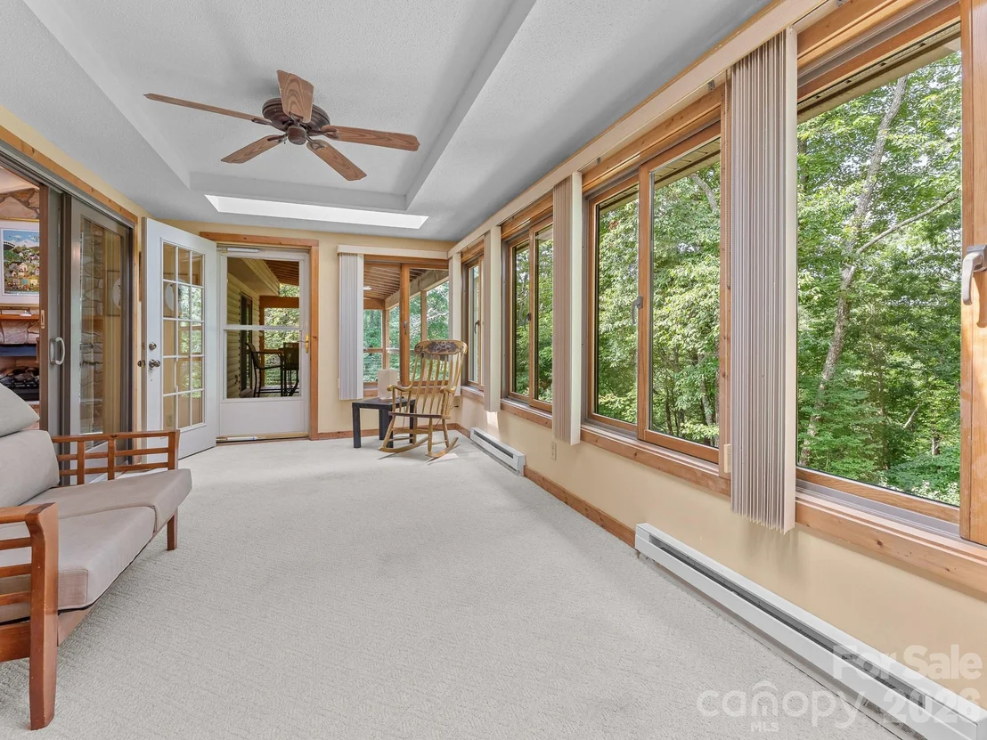 Photo of 620 Thunder Road