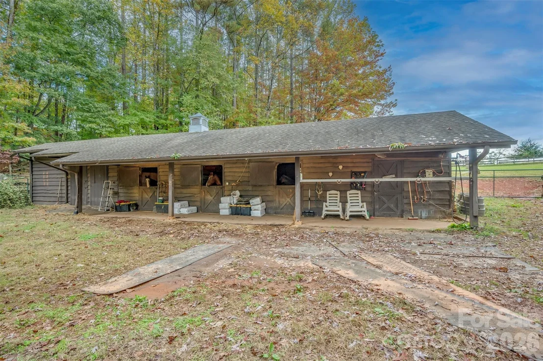 Photo of 936 Golden Road