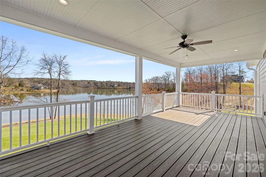 Photo of 490 Mapleton Lane